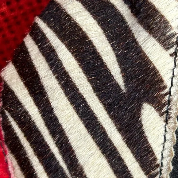 Leatherneck USA Black & Red Animal Print Calf Hair Shoulder Bag Approx. 12 x 11 - Picture 6 of 15